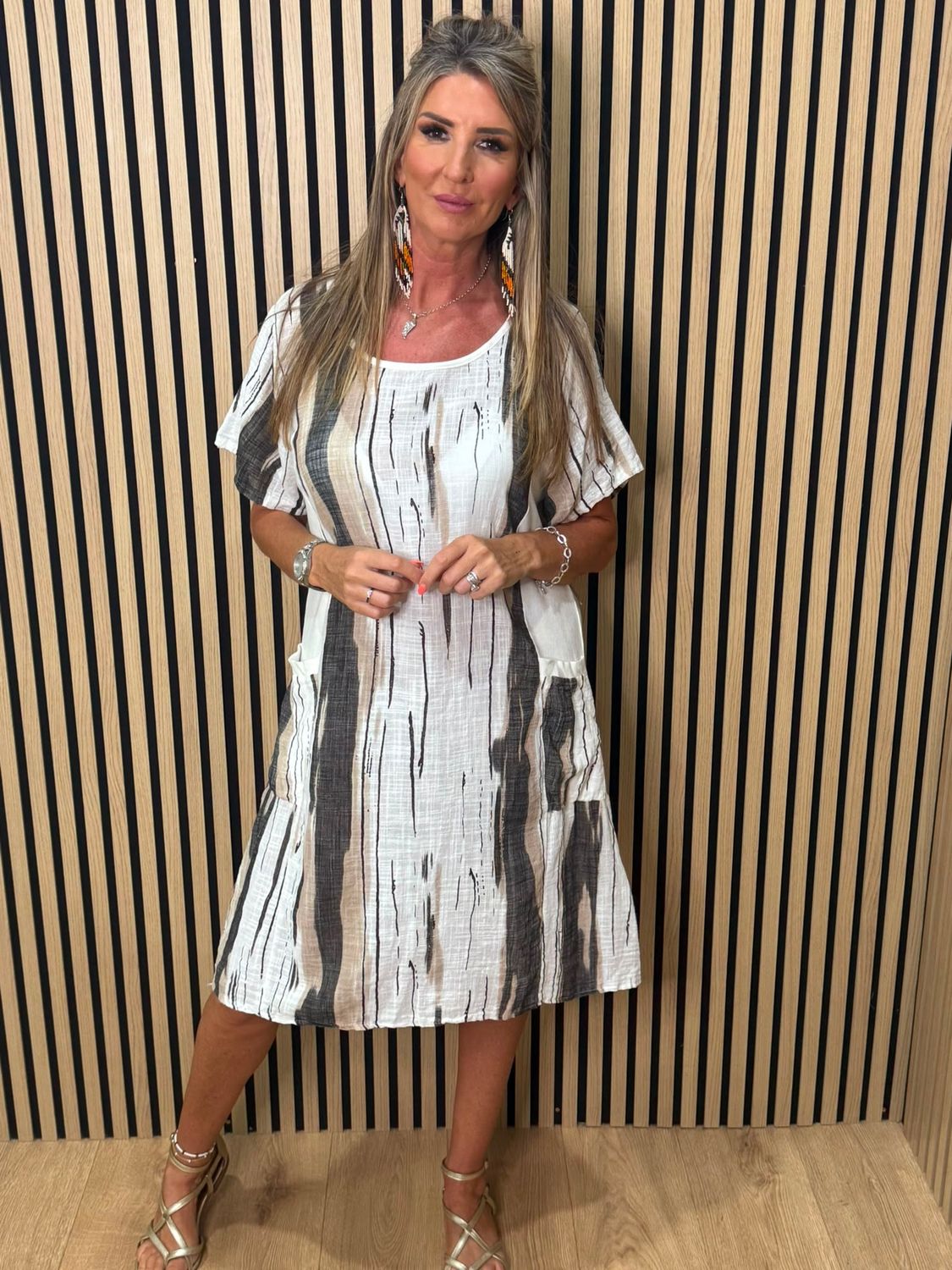 Abstract Stripe Pocket Dress – Black