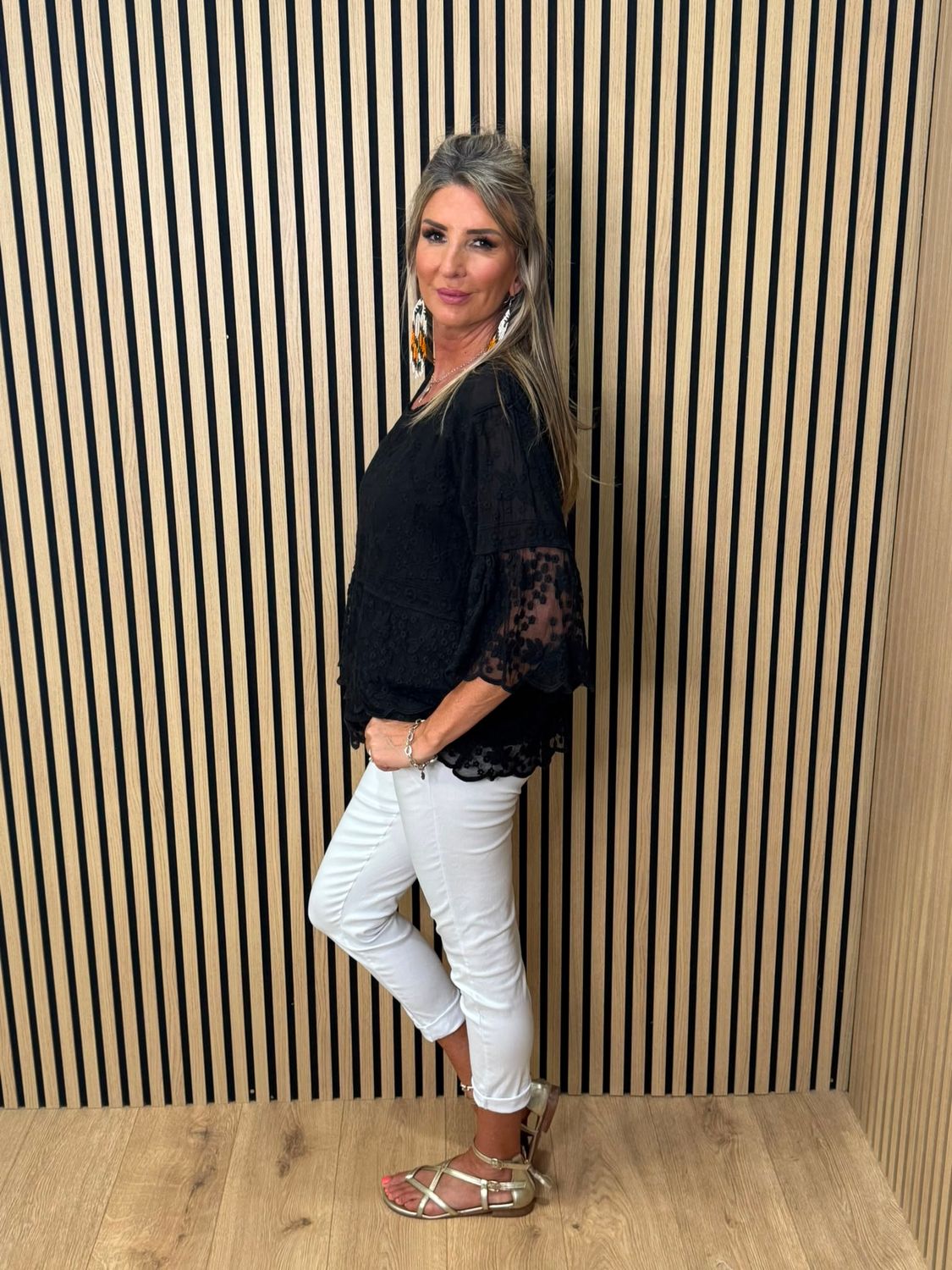 Floral Embroidered Lace Top – Black