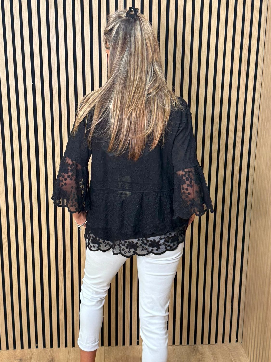 Floral Embroidered Lace Top – Black