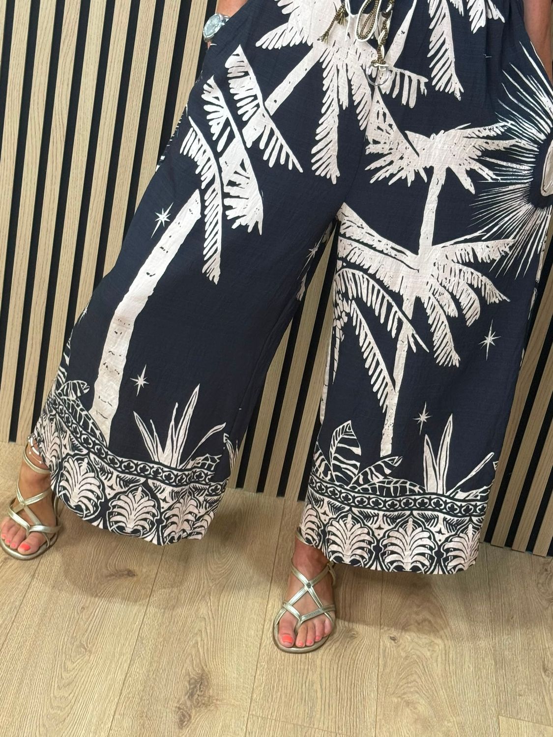Flyout Palm Print Wide Leg Jumpsuit – Navy