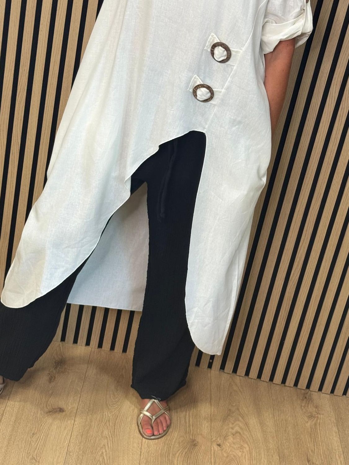 Coconut Ring Linen Blend Tunic Top