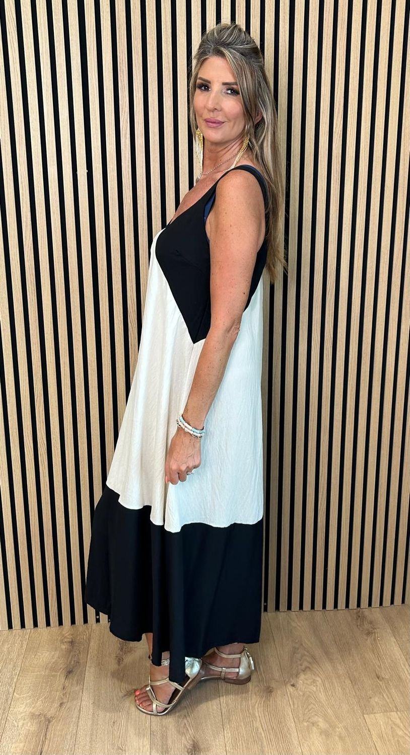 Colour Block Maxi Dress – Black/White