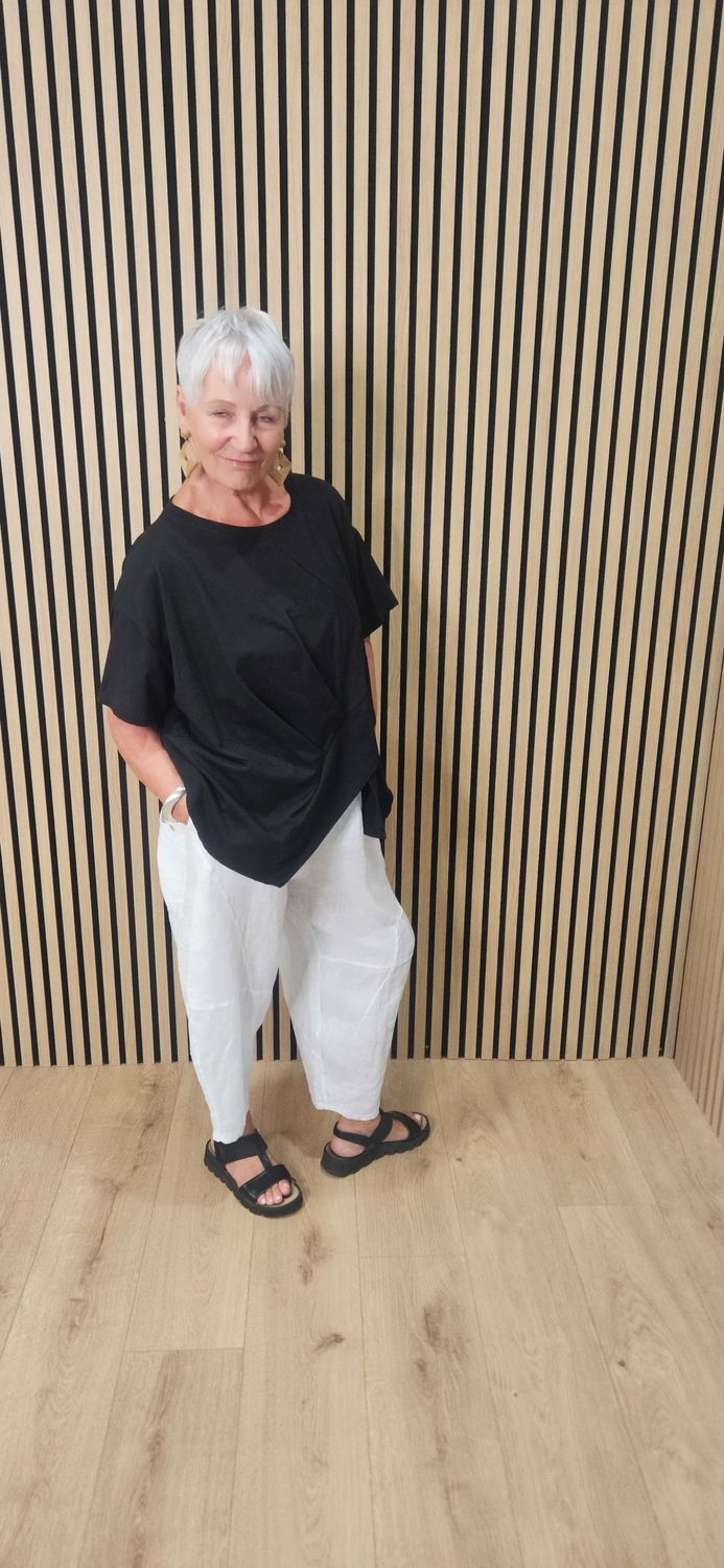 Asymmetric Twist Front T-Shirt – Black