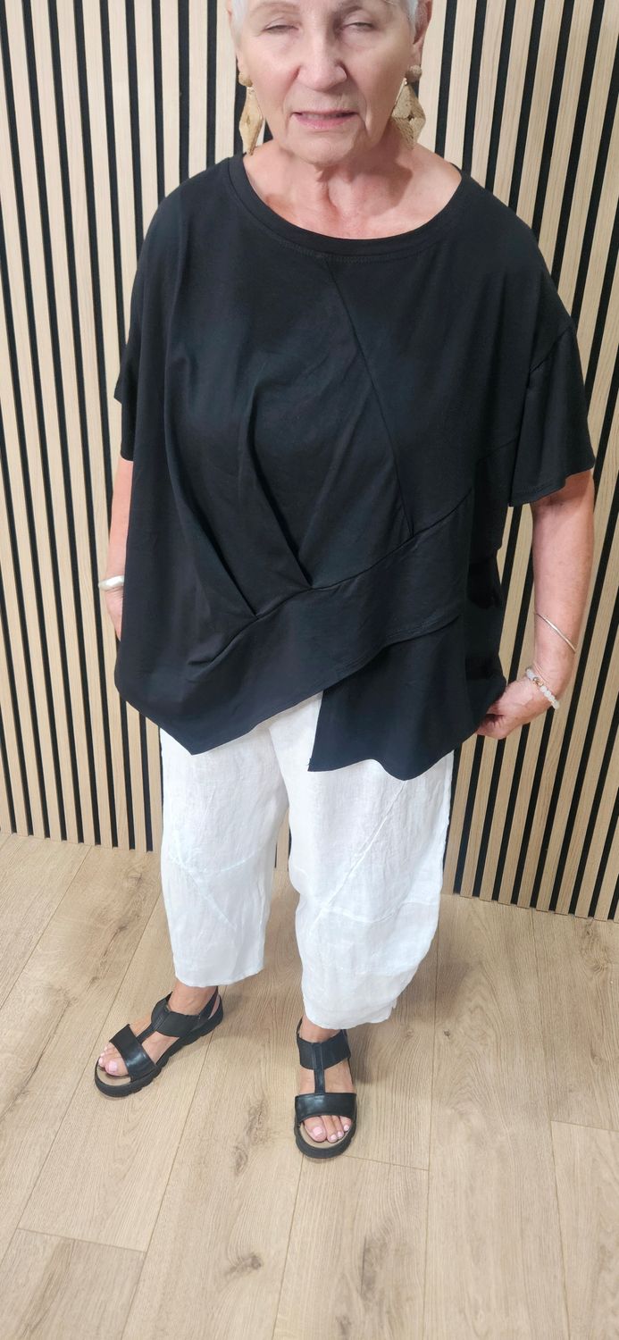 Asymmetric Twist Front T-Shirt – Black