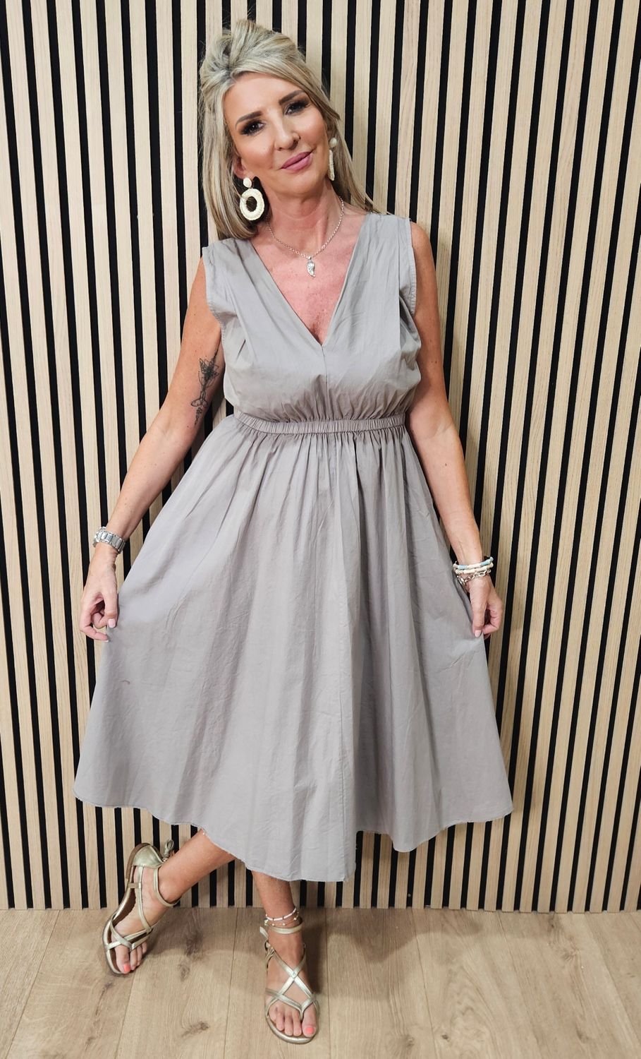 Sleeveless Cotton Midi Dress – Taupe
