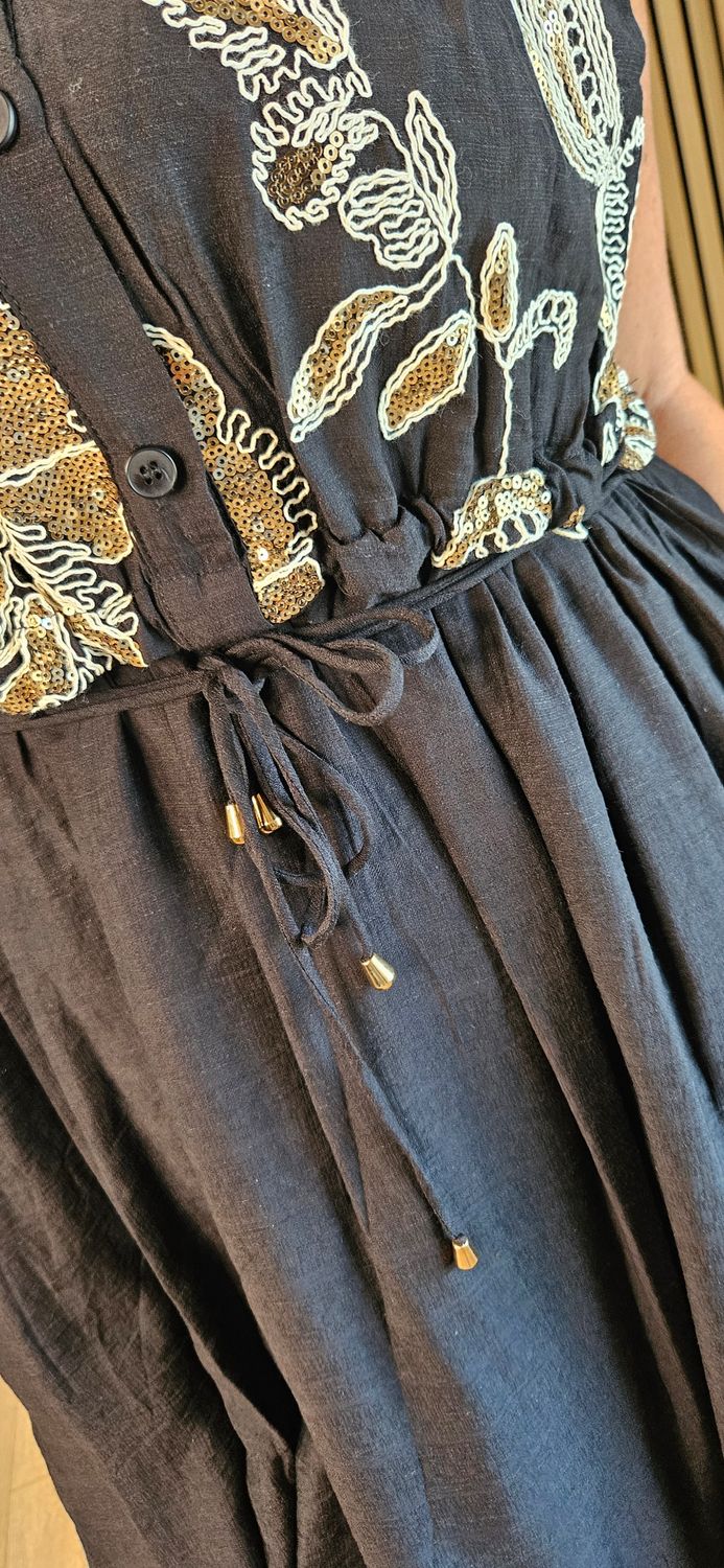 FLY OUT Embellished Floral Midi Dress ~ Black