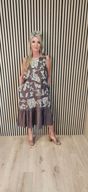 FLY OUT Sequin Floral Tiered Midi Dress - Brown