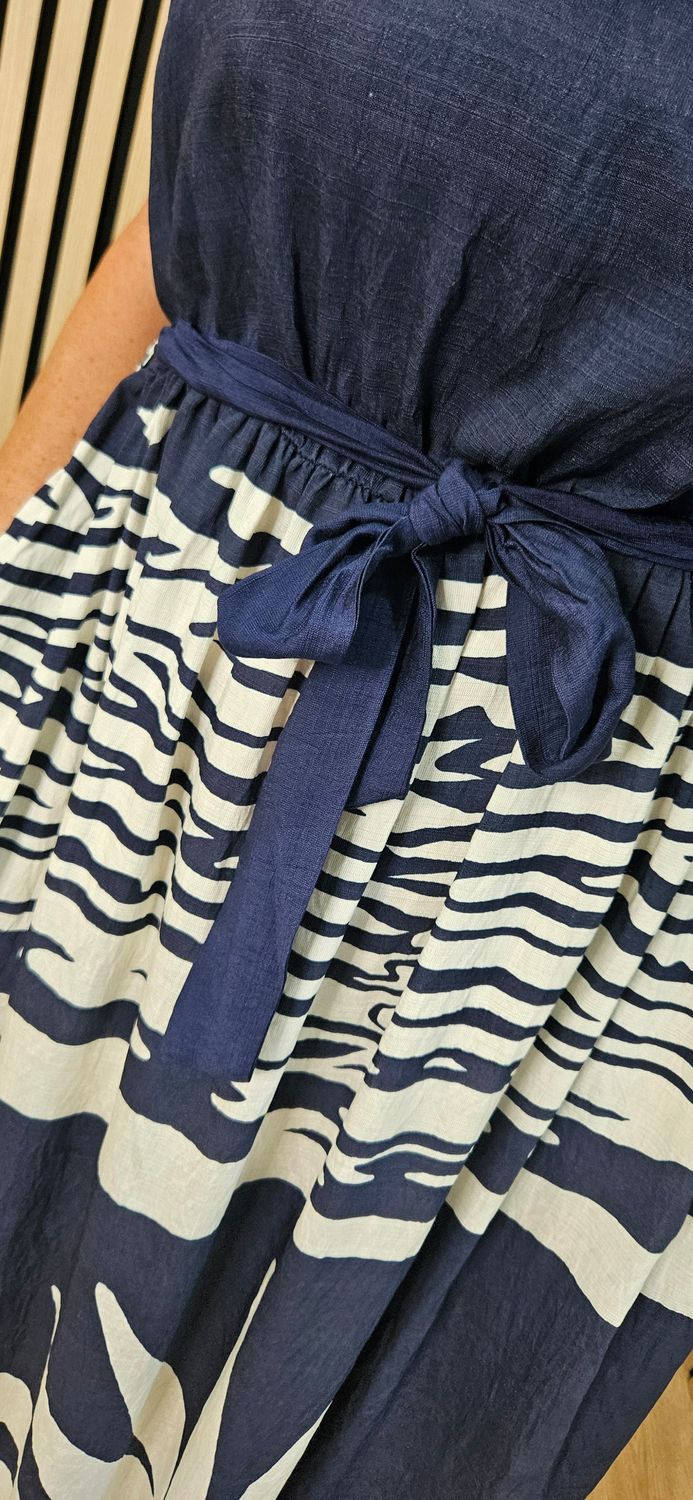 Tropical Leaf Print Maxi Dress – Navy
