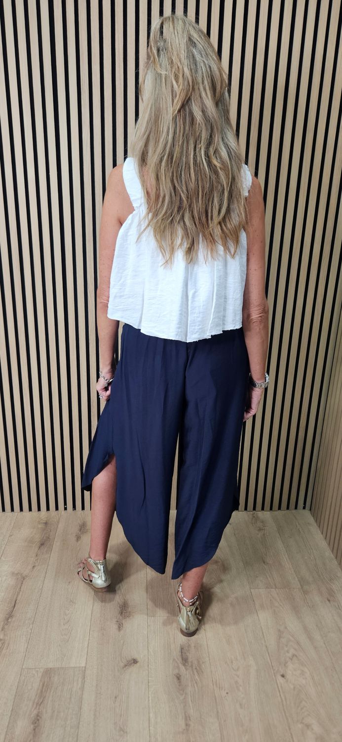 Wide Leg Pleated Trousers – Navy