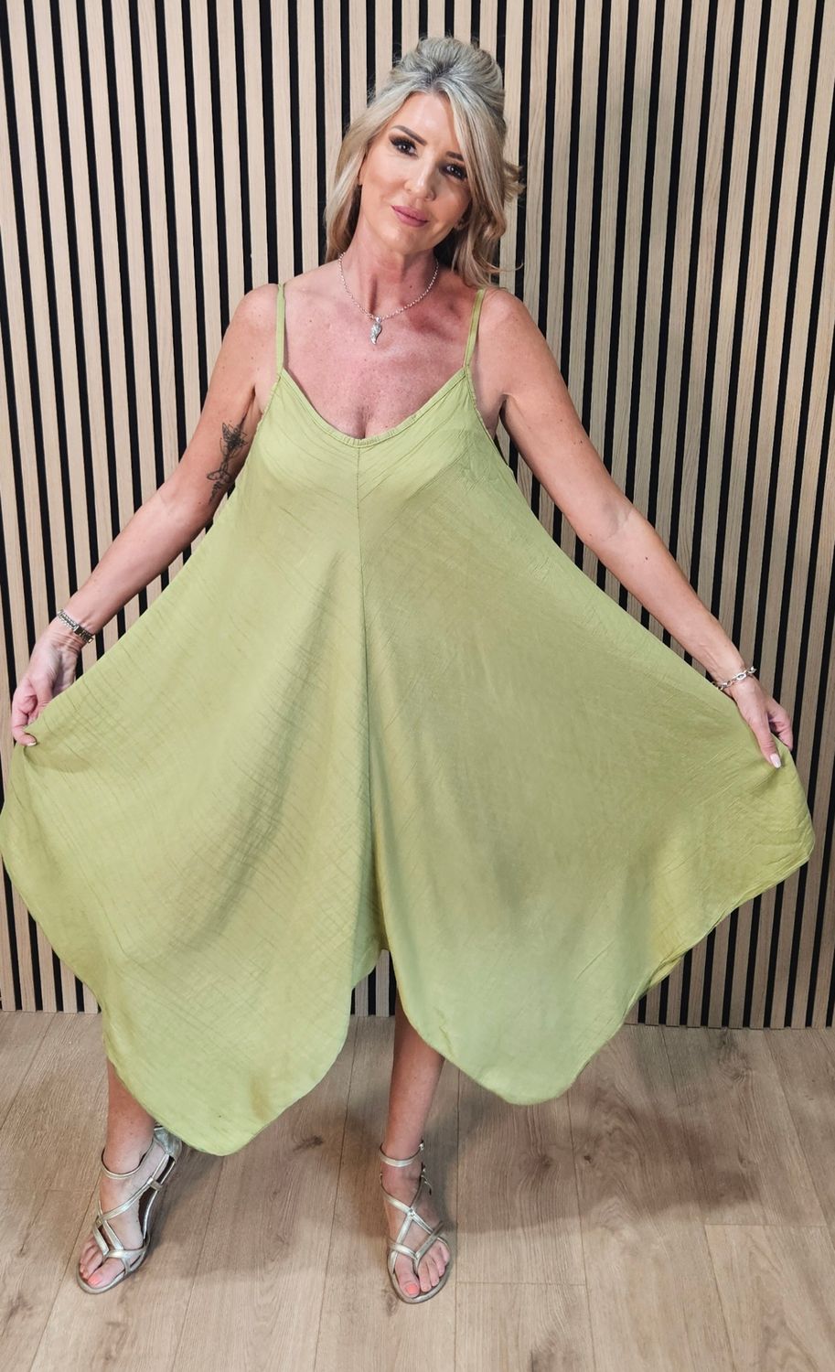Floaty Hanky Hem Cami - Lime