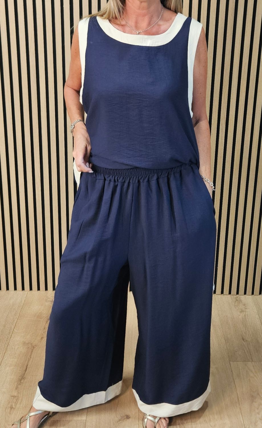 Contrast Trim Asymmetric Trouser Suit – Navy