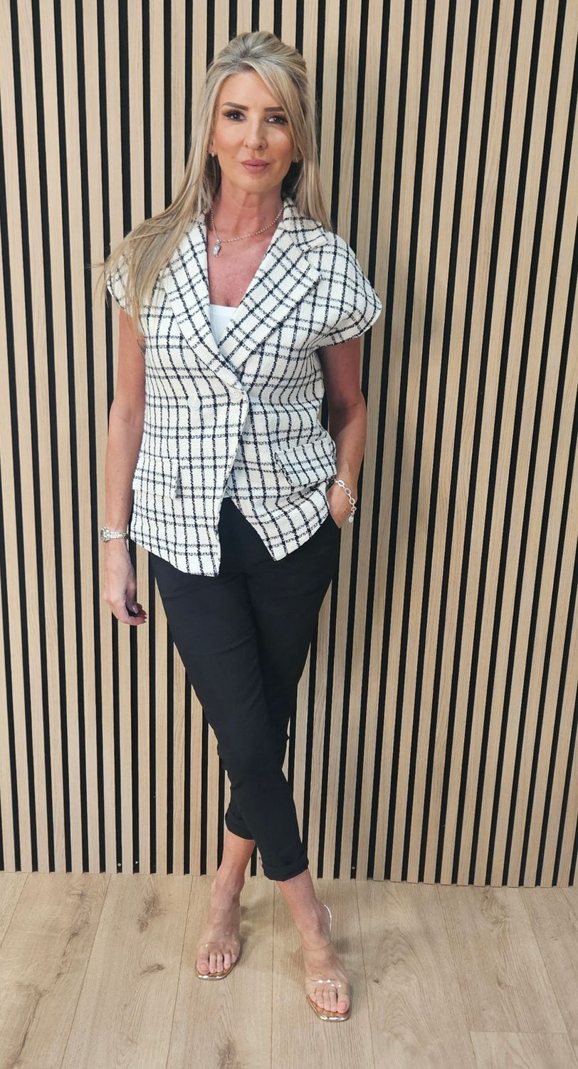Checked Bouclé Sleeveless Jacket – White
