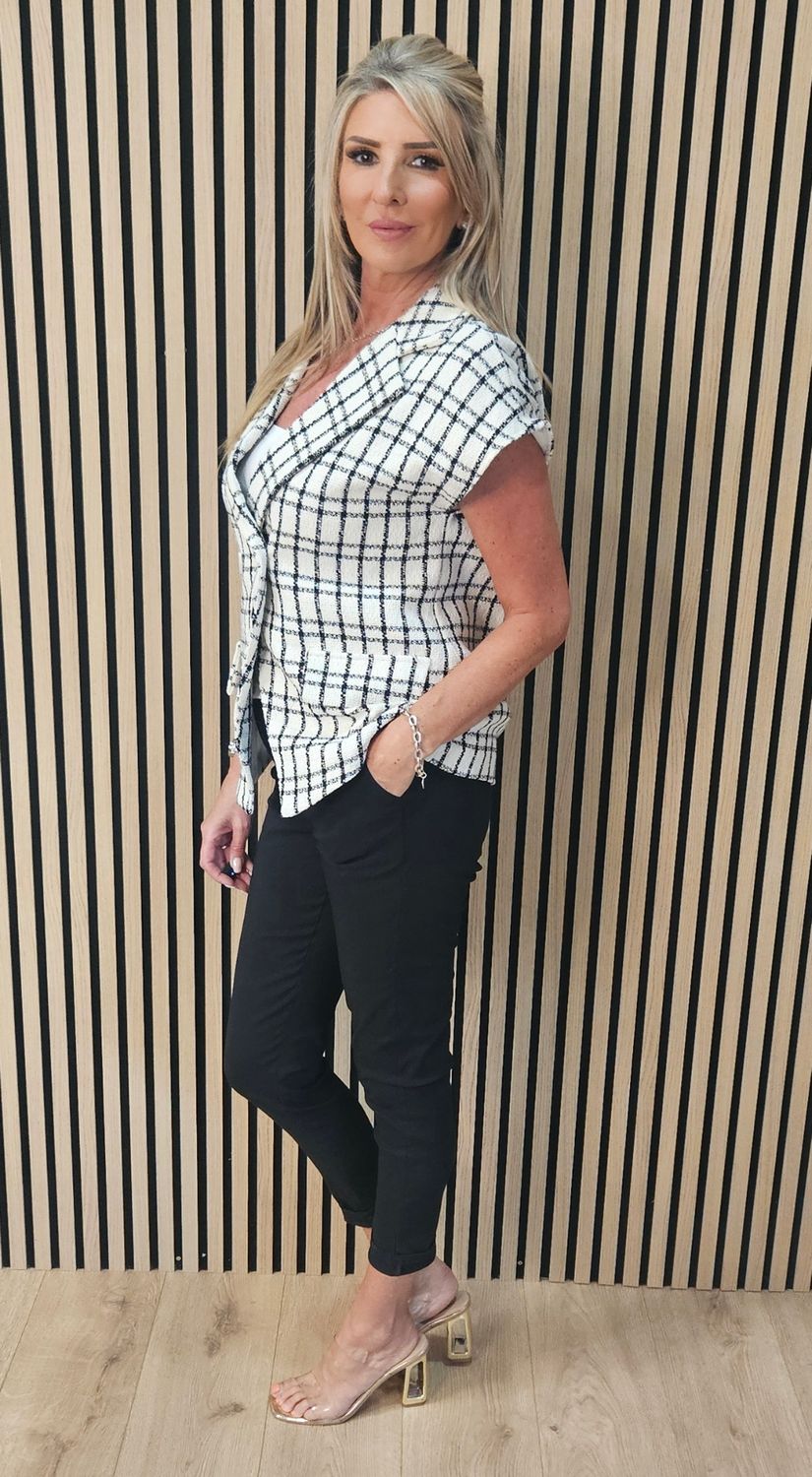 Checked Bouclé Sleeveless Jacket – White
