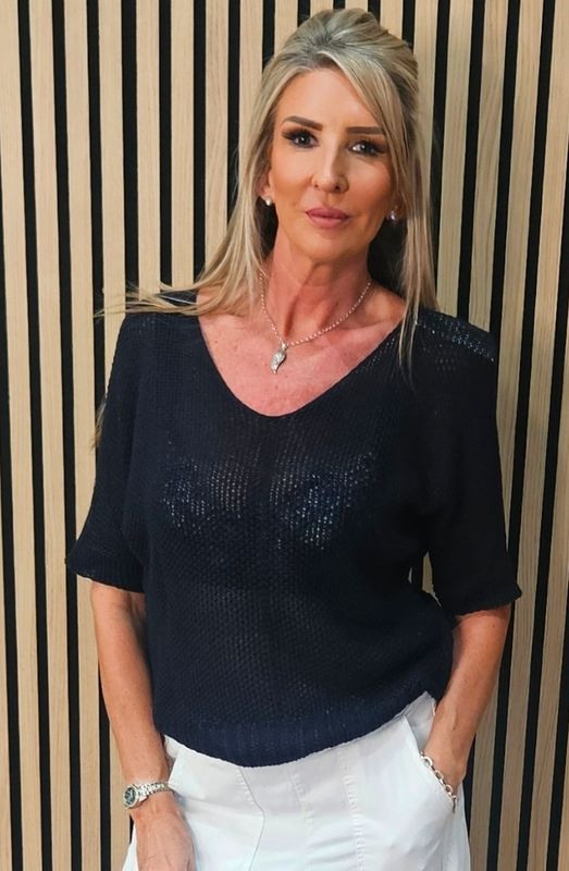 Lightweight Textured Knit Jumper – Navy Lightweight Textured Knit Jumper – Navy