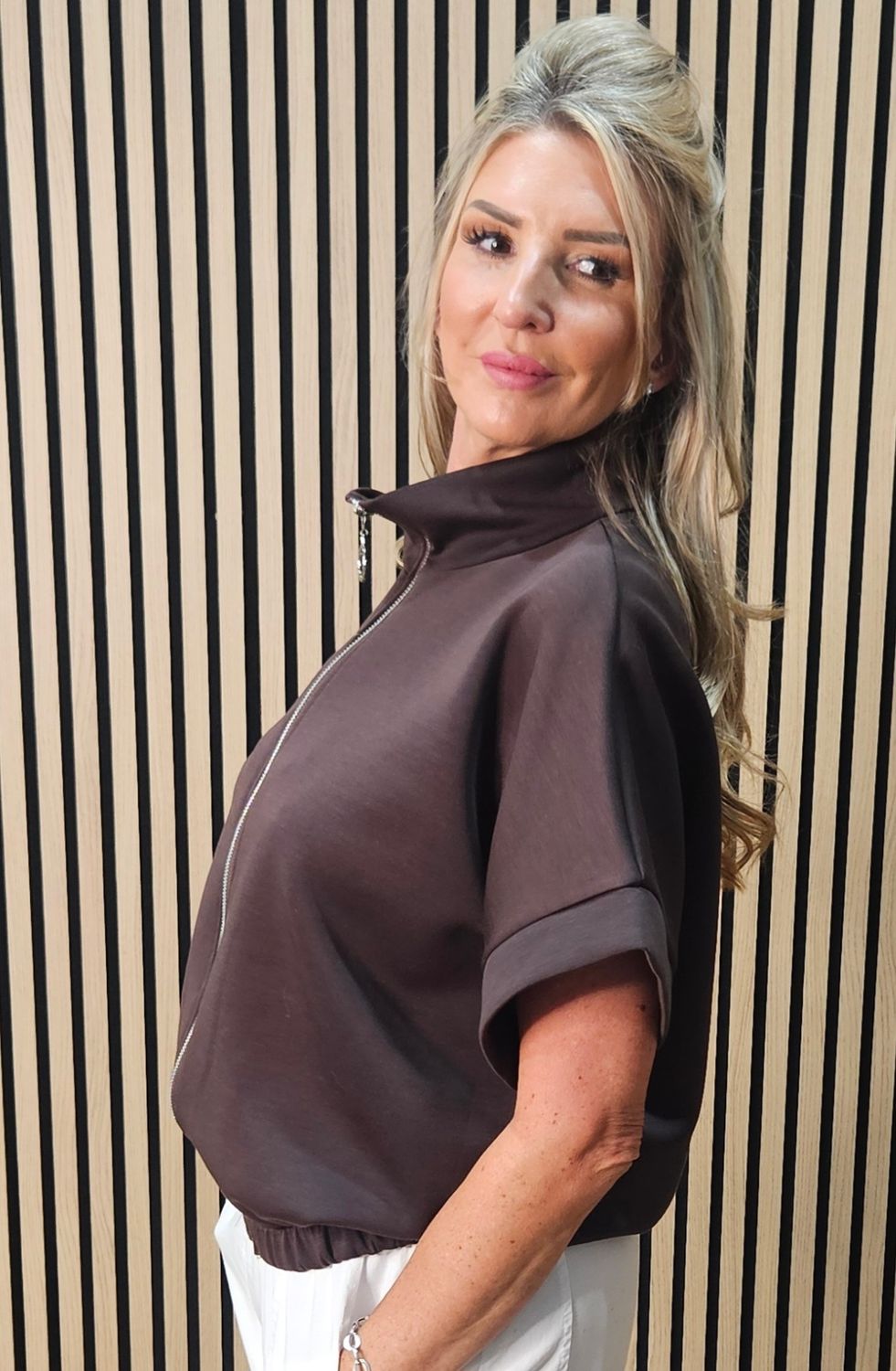 Cropped Zip-Up Jacket – Chocolate