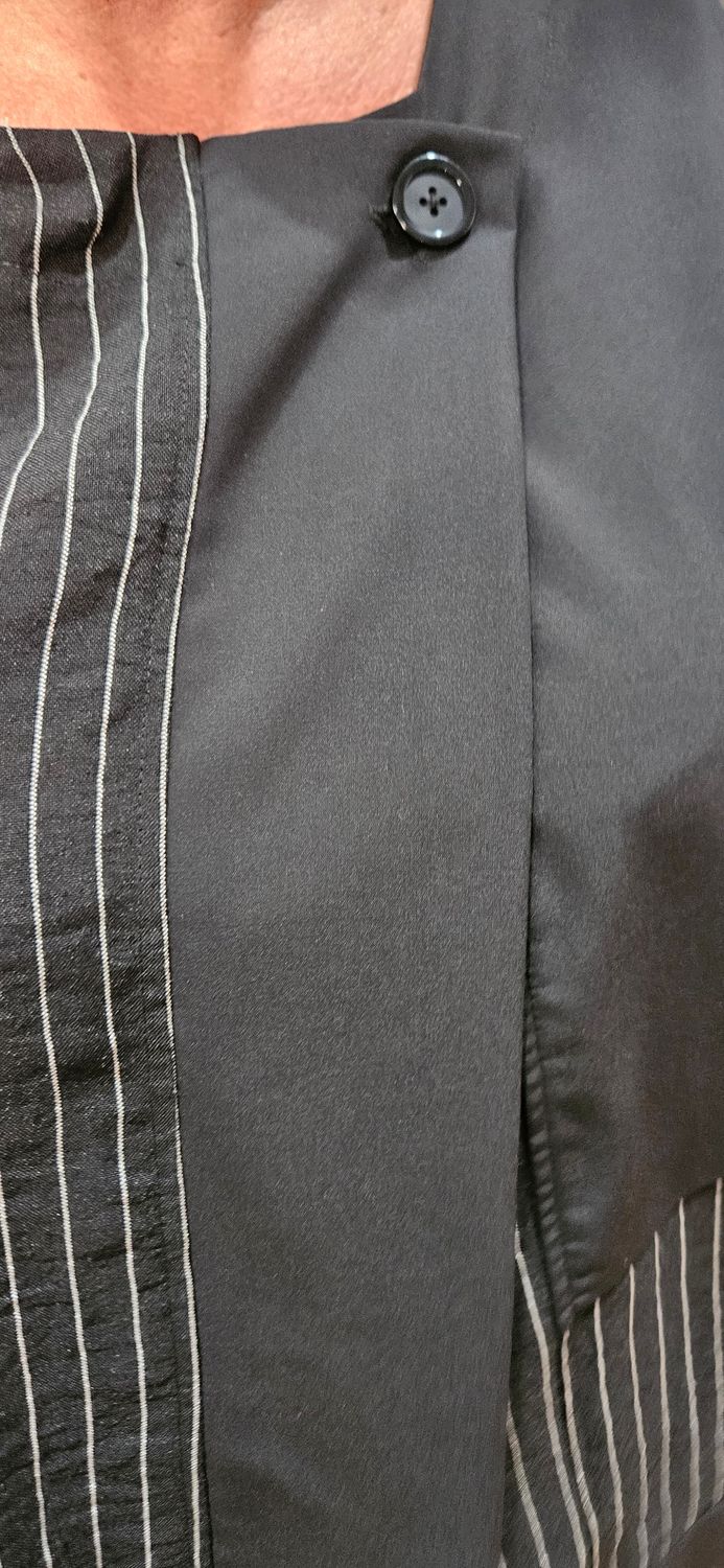 Pinstripe Contrast Button Detail Top –