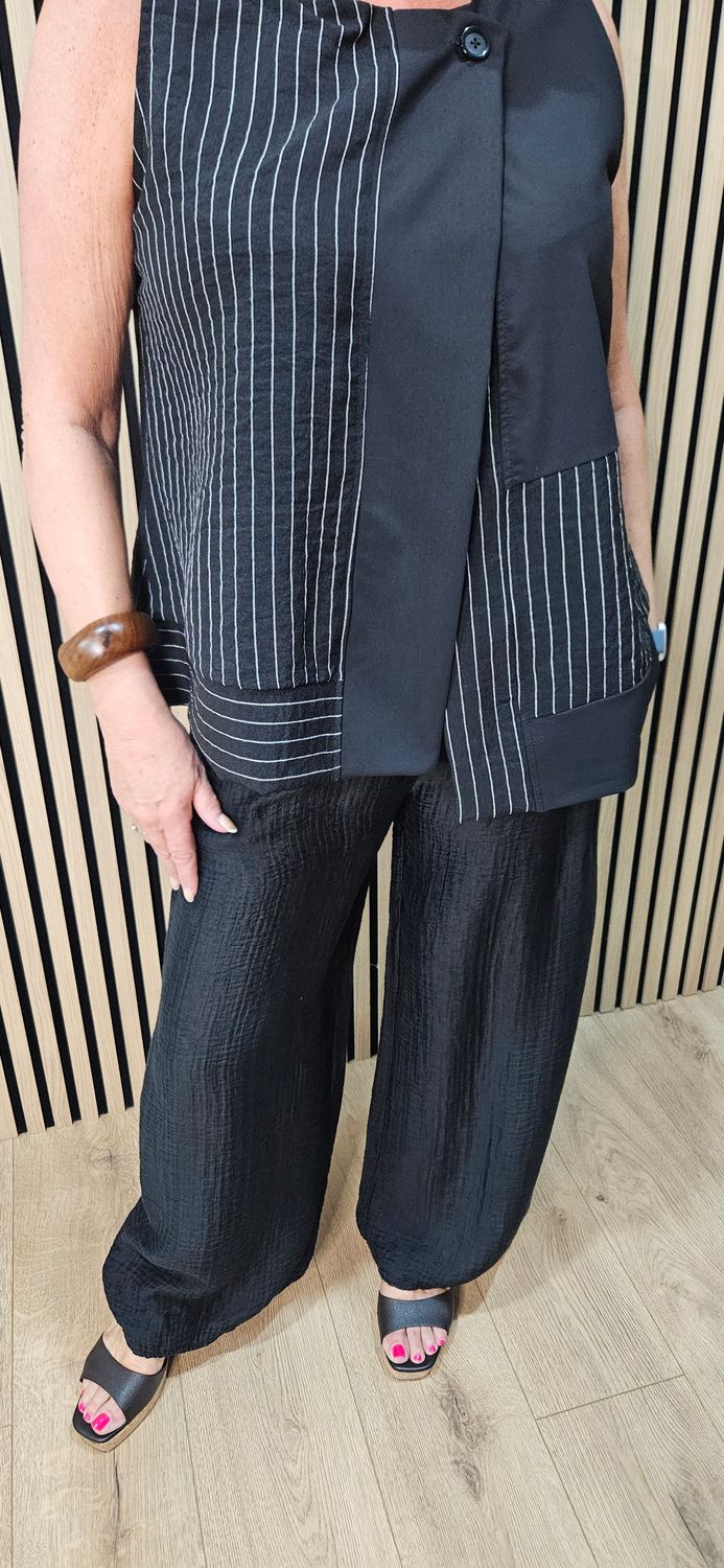 Pinstripe Contrast Button Detail Top –
