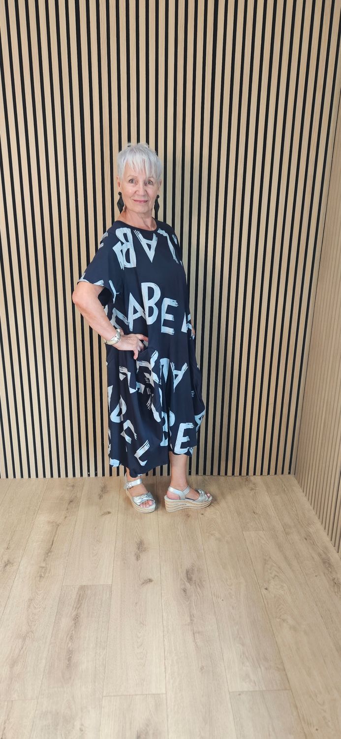 Abstract Bubble Hem Pocket Dress
