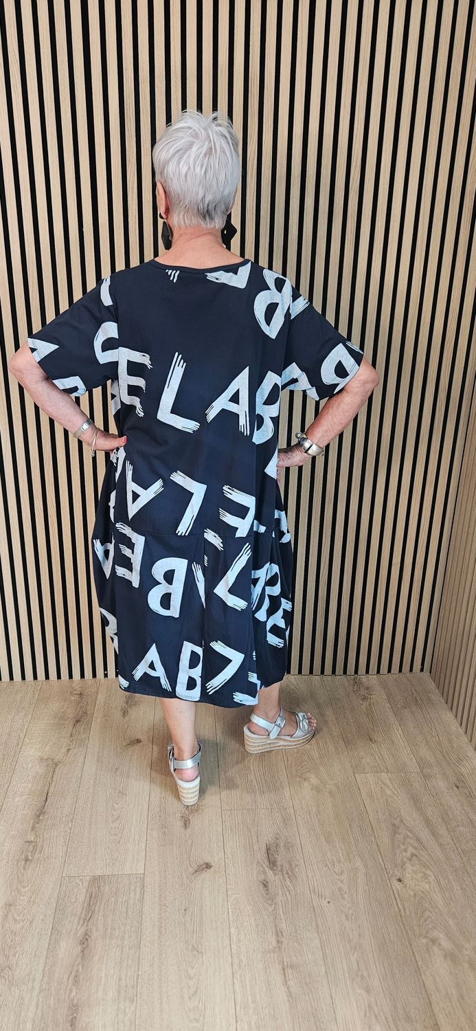 Abstract Bubble Hem Pocket Dress