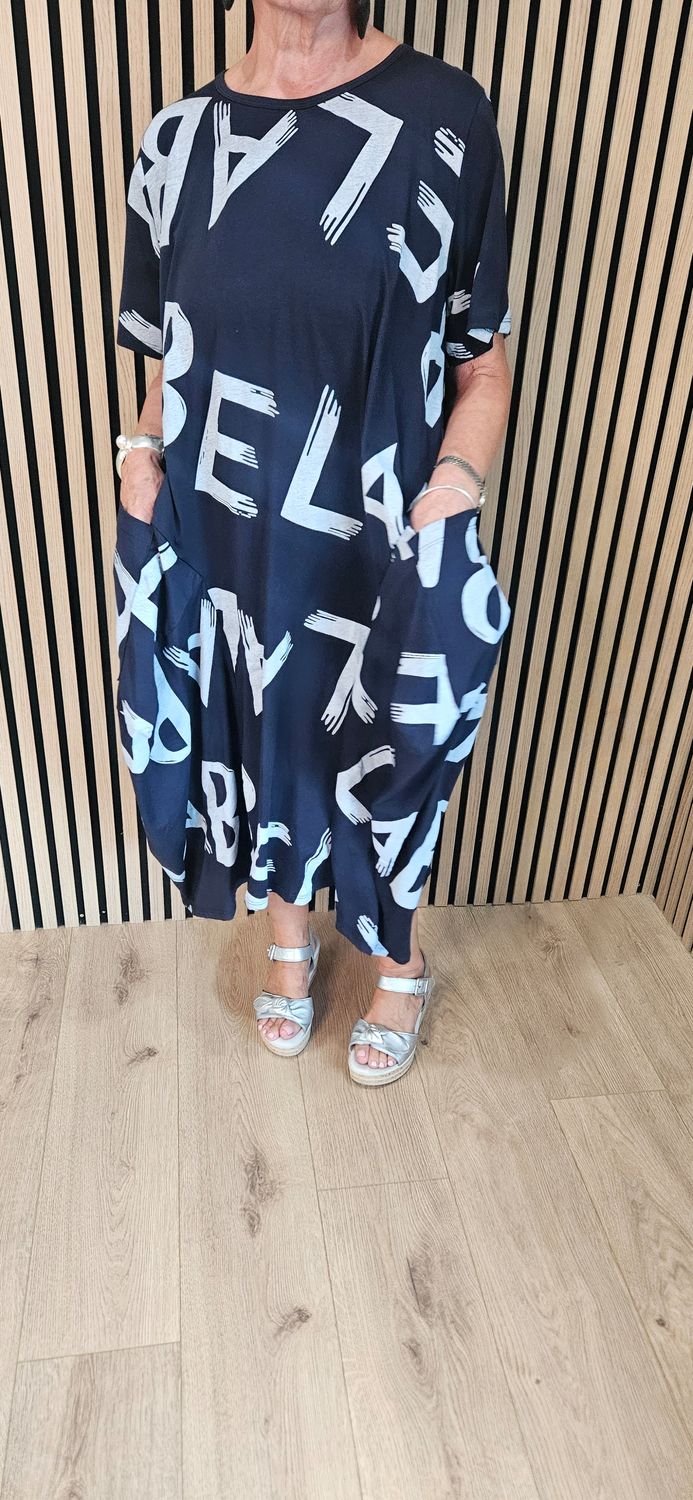 Abstract Bubble Hem Pocket Dress