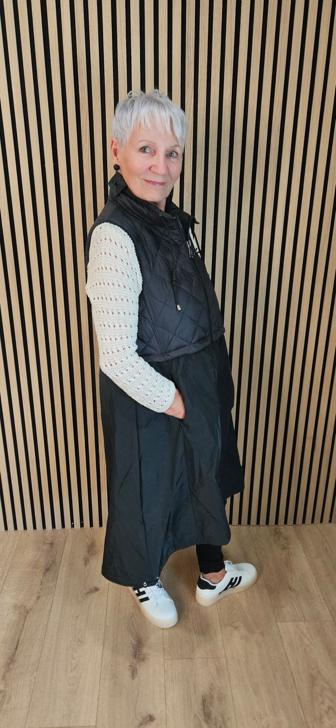 Longline Quilted Gilet - Black