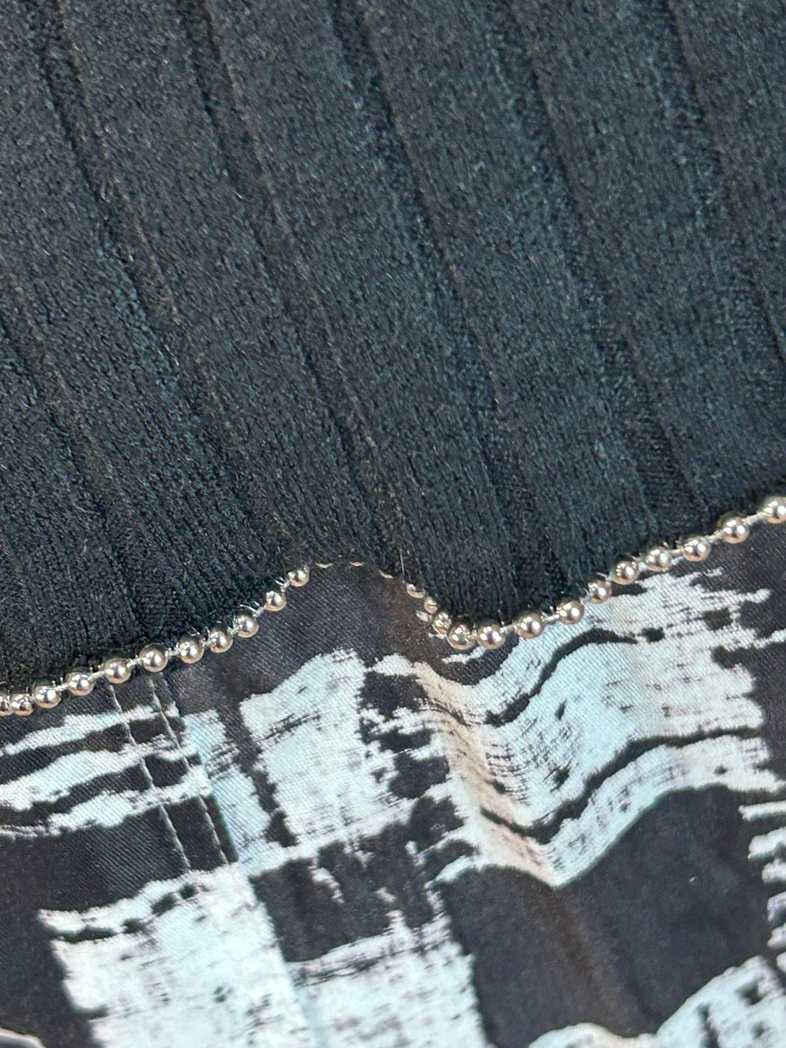Ribbed Beaded Trim Jumper - Black