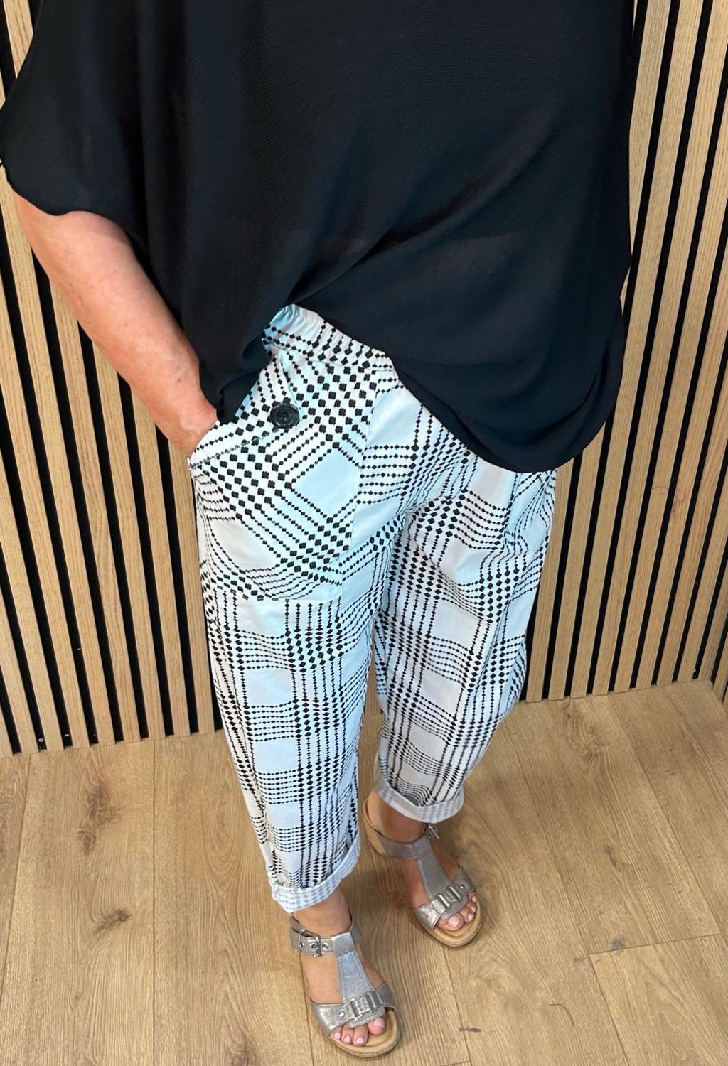 Geometric Print Stretch Trousers - White/Black