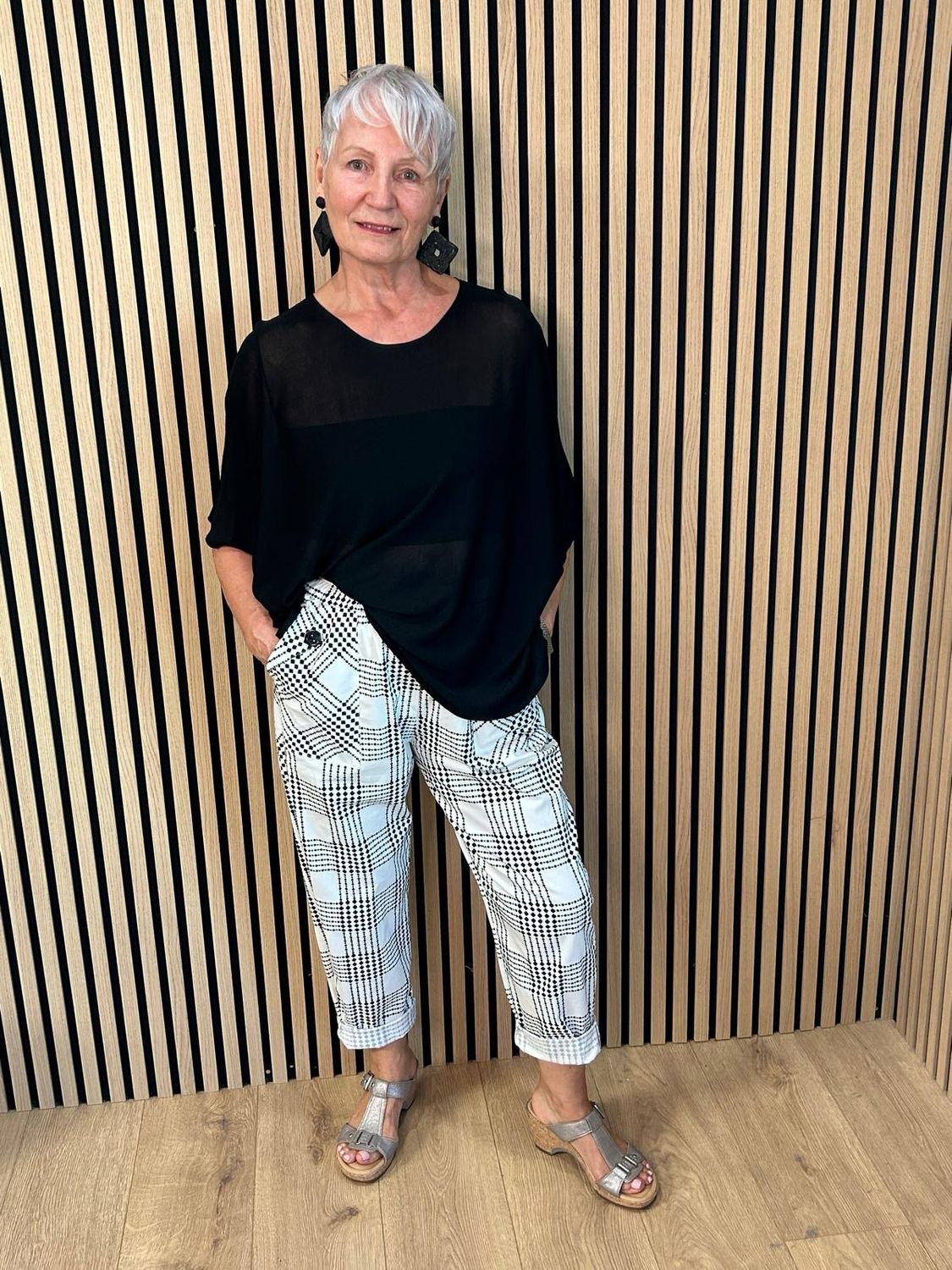 Geometric Print Stretch Trousers - White/Black