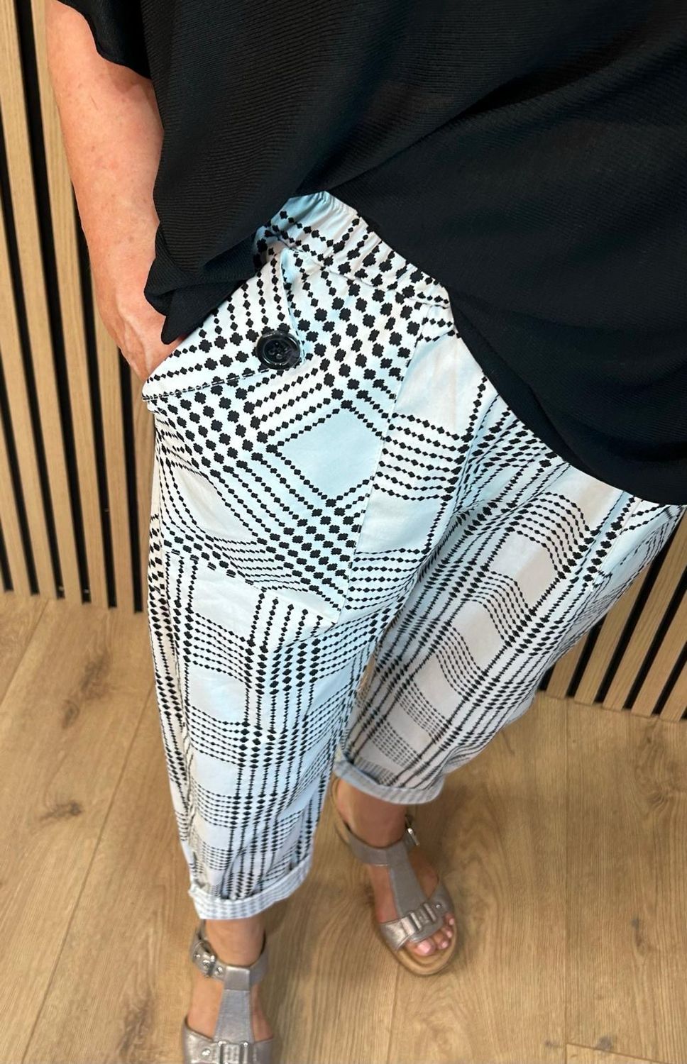 Geometric Print Stretch Trousers - White/Black