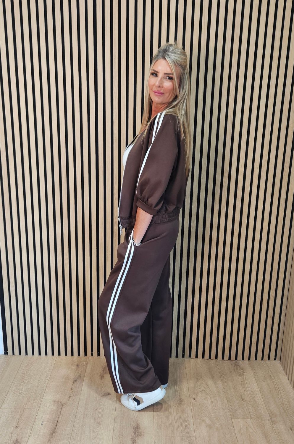 Sporty Stripe Wide-Leg Tracksuit – Chocolate