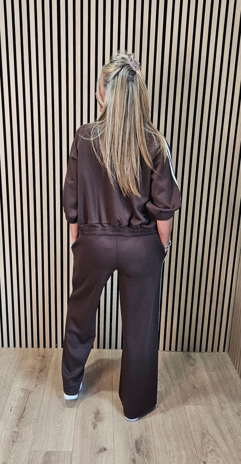 Sporty Stripe Wide-Leg Tracksuit – Chocolate