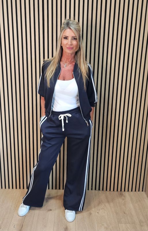 Sporty Stripe Wide-Leg Tracksuit – Navy