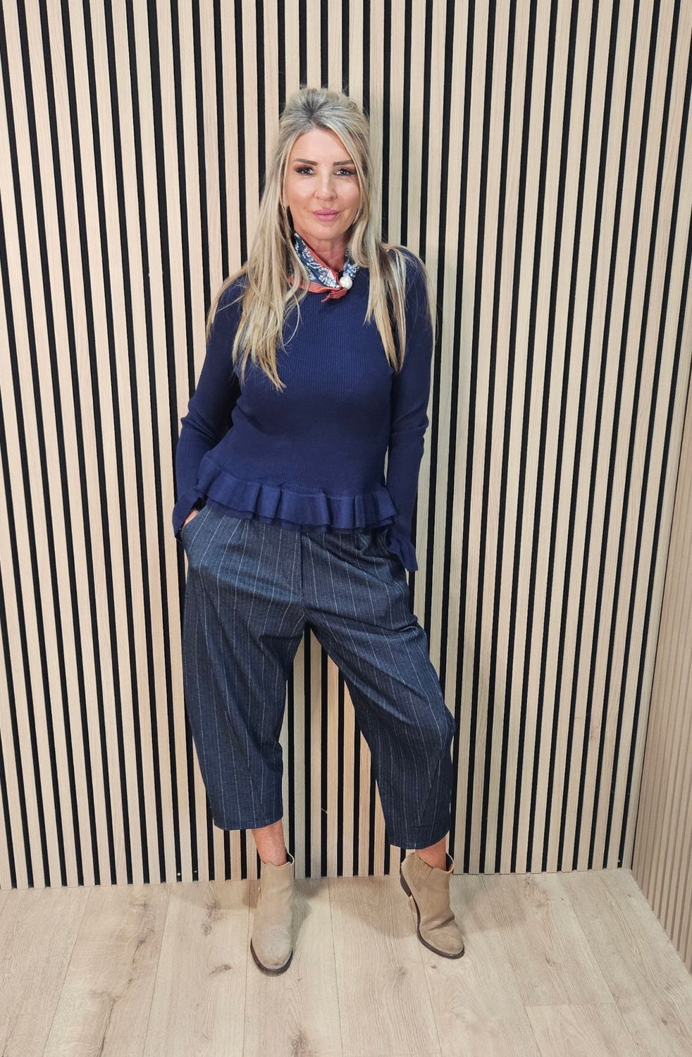 Herringbone Cropped Trousers – Navy