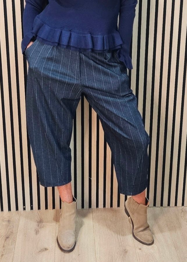 Herringbone Cropped Trousers – Navy