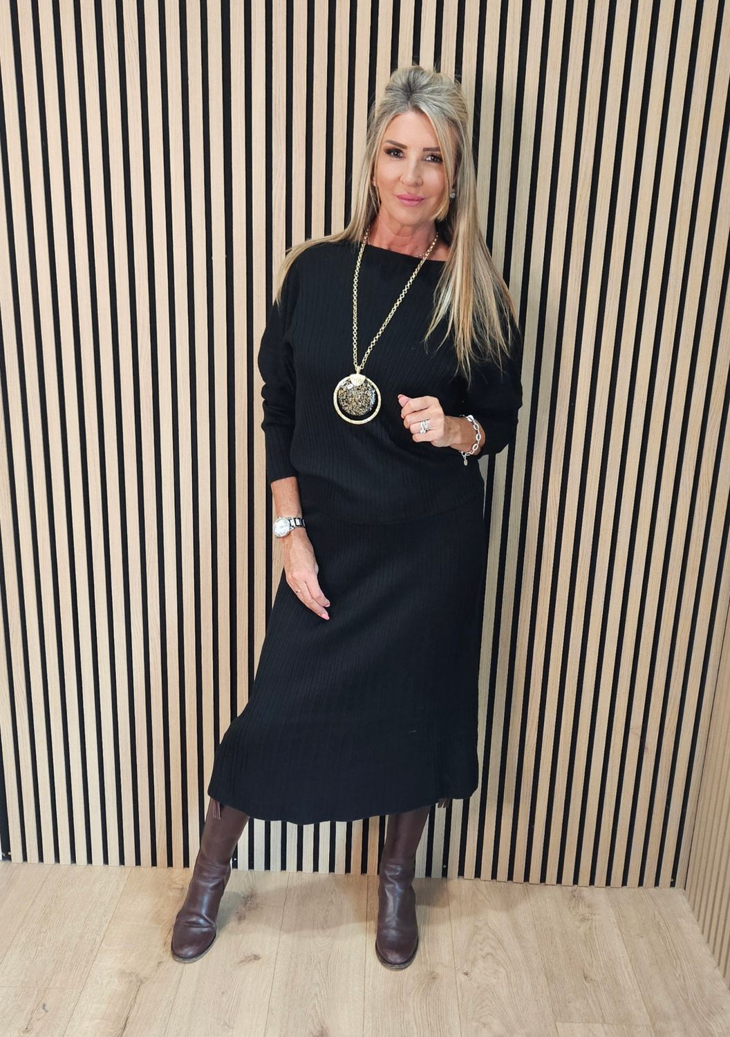 Two-Piece Ribbed Knit Jumper and Skirt Set - Black