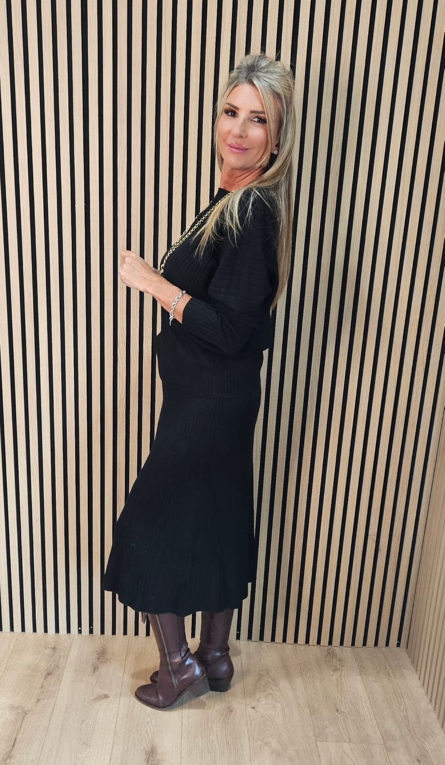 Two-Piece Ribbed Knit Jumper and Skirt Set - Black
