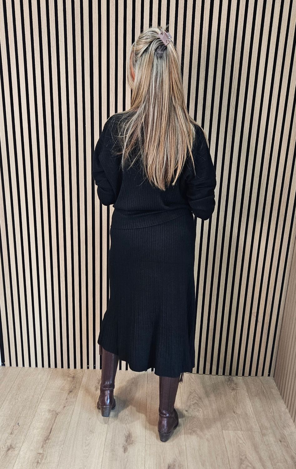 Two-Piece Ribbed Knit Jumper and Skirt Set - Black
