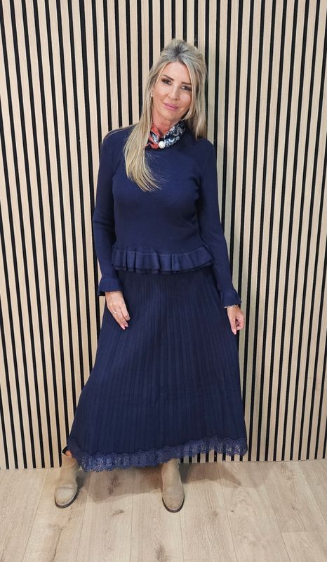 Lace-Trim Ribbed Knit Maxi Skirt – Navy
