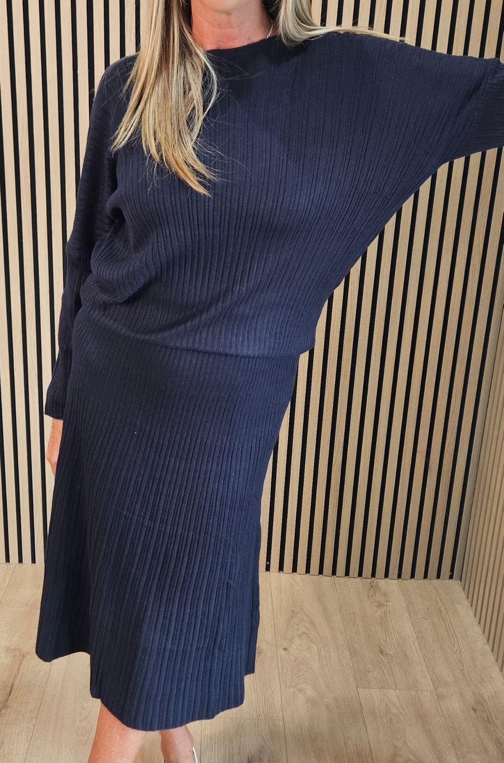 Two-Piece Ribbed Knit Jumper and Skirt Set – Navy