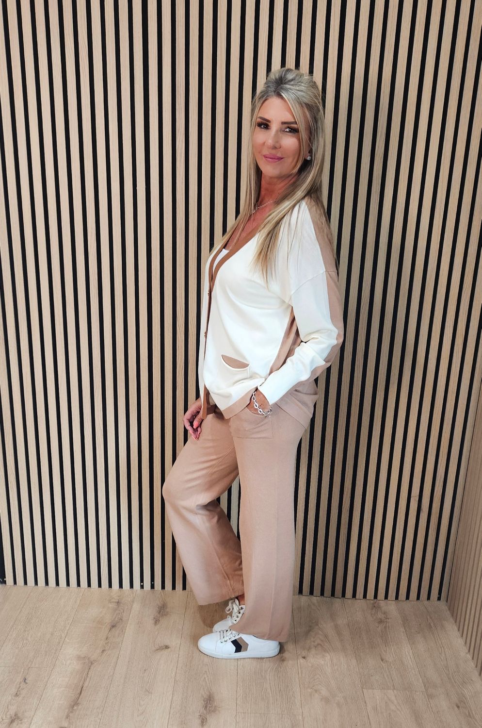 Colour-Block Two-Piece Lounge Suit – Camel/Cream