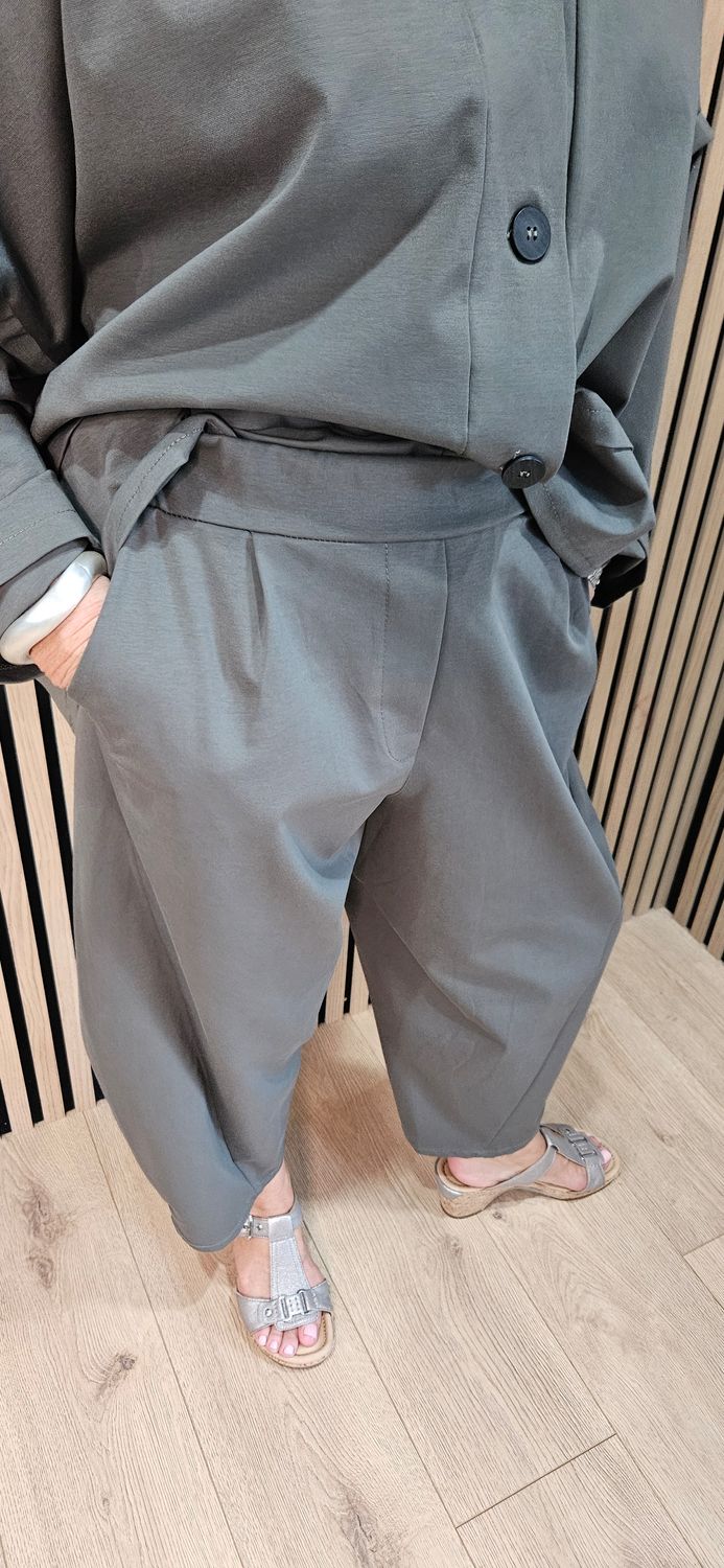 Contemporary Two-Piece Balloon Trouser Set – Khaki