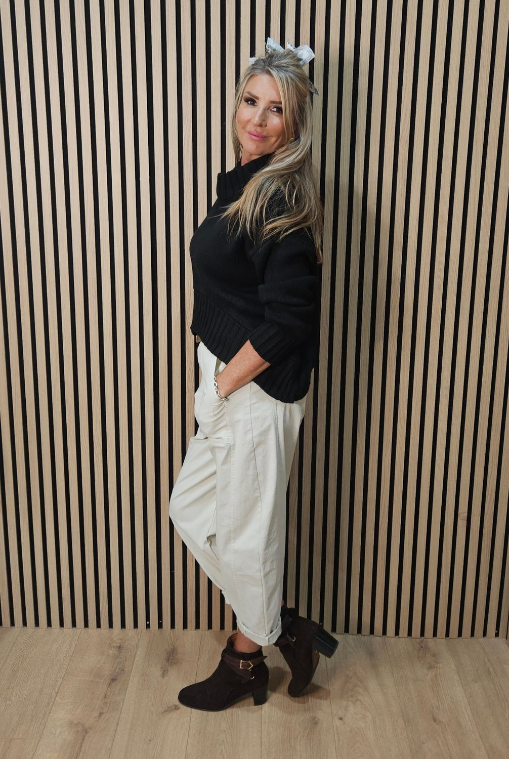 Ribbed Roll-Neck Jumper – Black