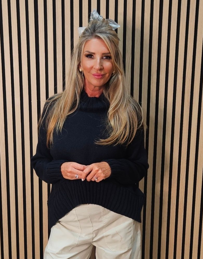 Ribbed Roll-Neck Jumper – Navy