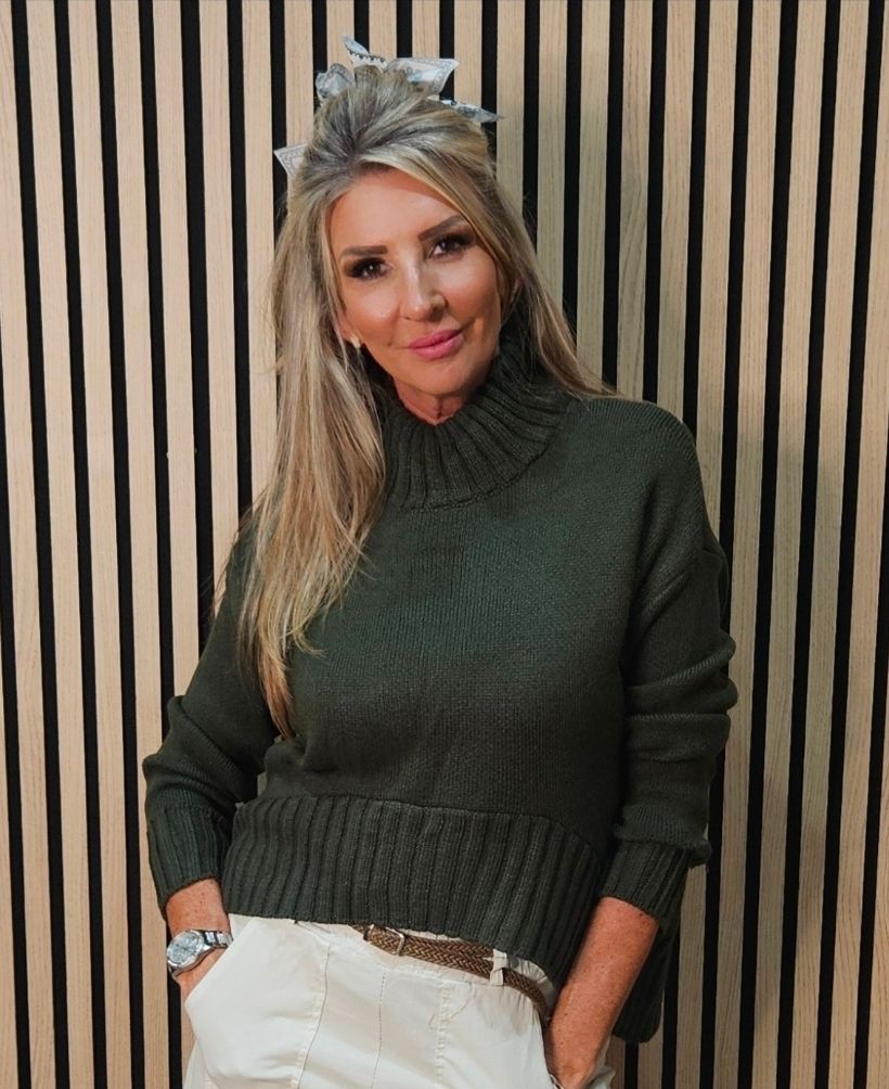 Ribbed Roll-Neck Jumper – Khaki