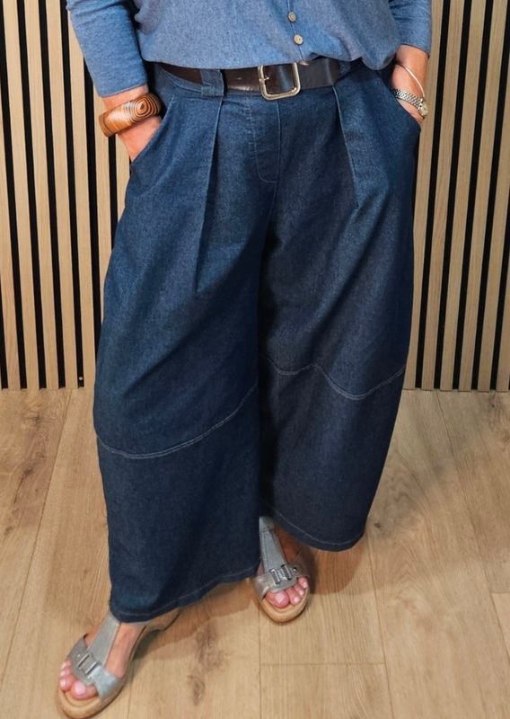 Wide-Leg Barrel Jeans
