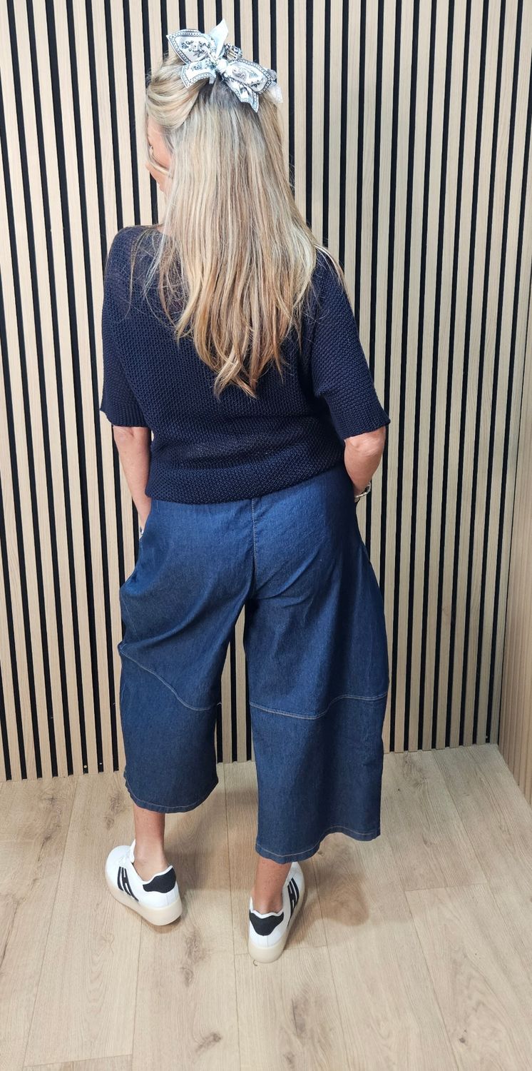 Wide-Leg Barrel Jeans