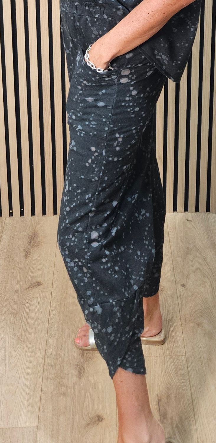 Abstract Print Two-Piece Trouser - Black