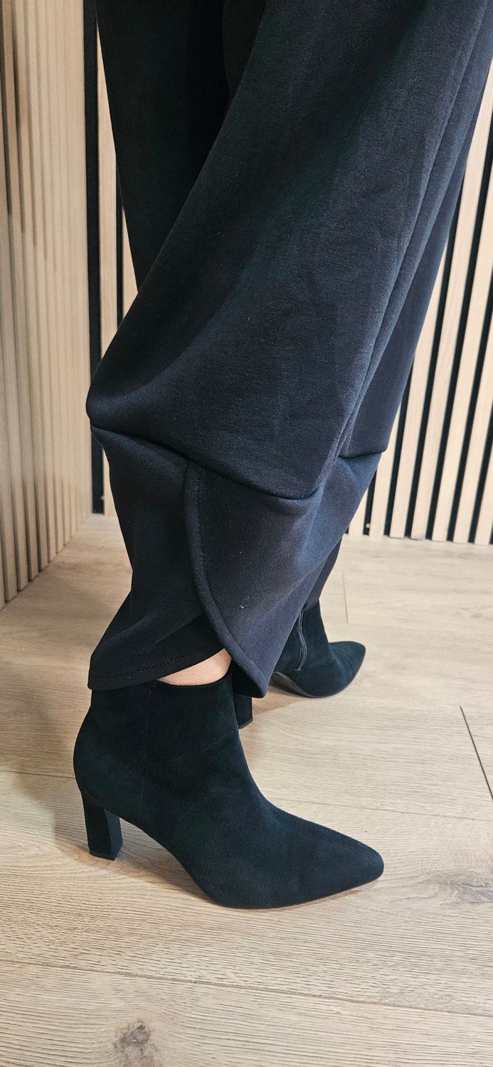 Relaxed Two-Piece Tulip Trouser suit
