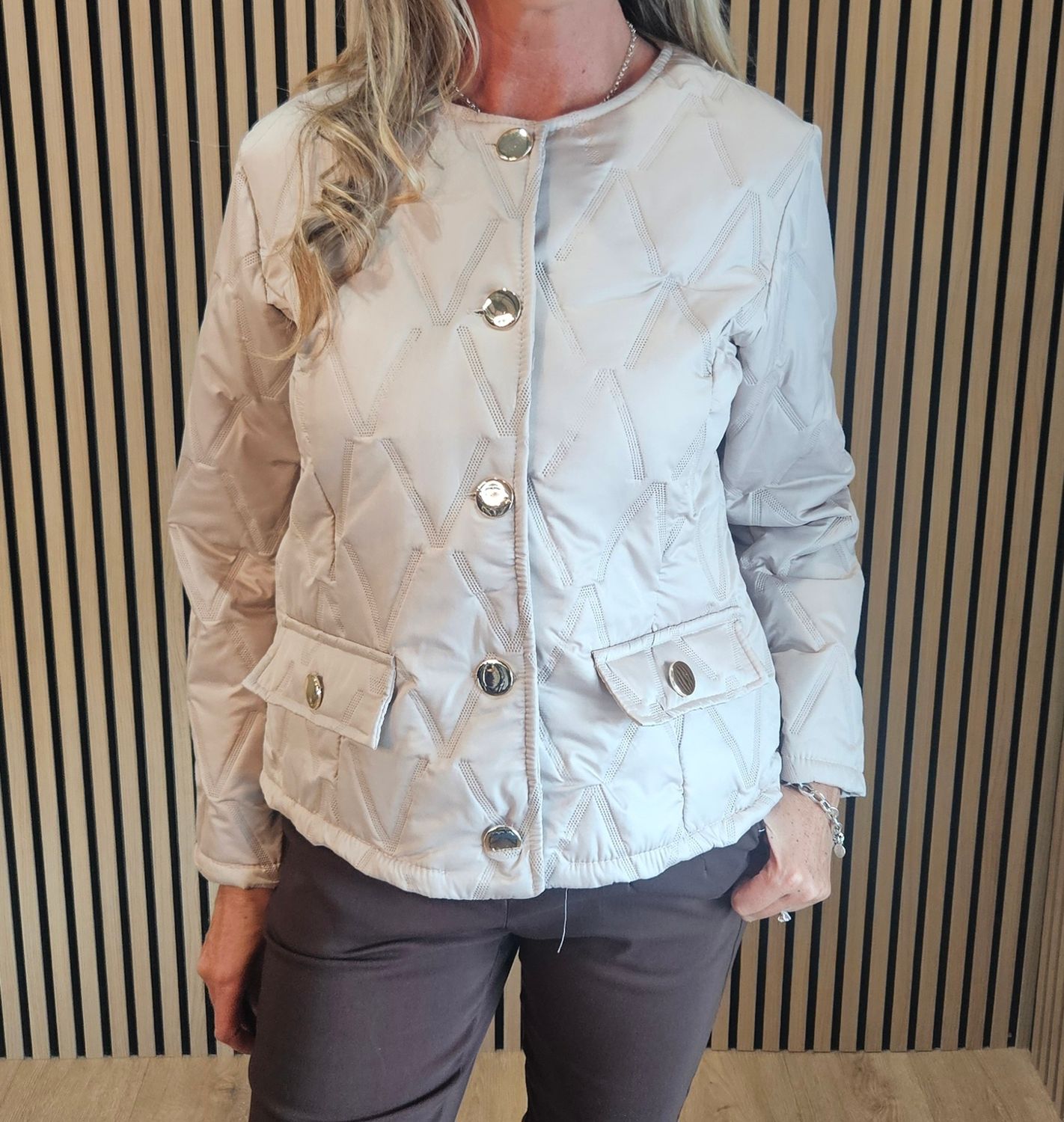 Lightweight Padded Collarless Jacket –