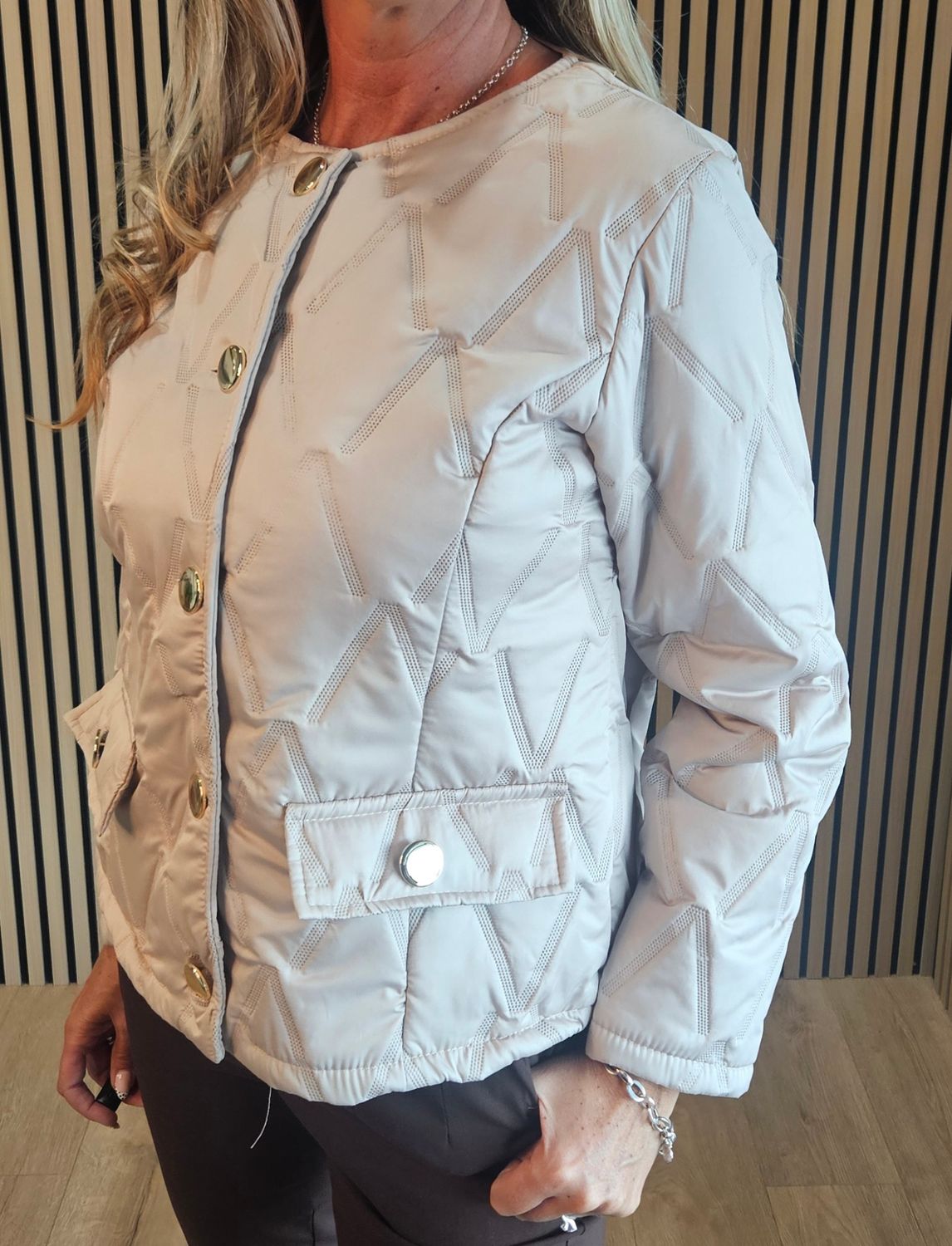Lightweight Padded Collarless Jacket –